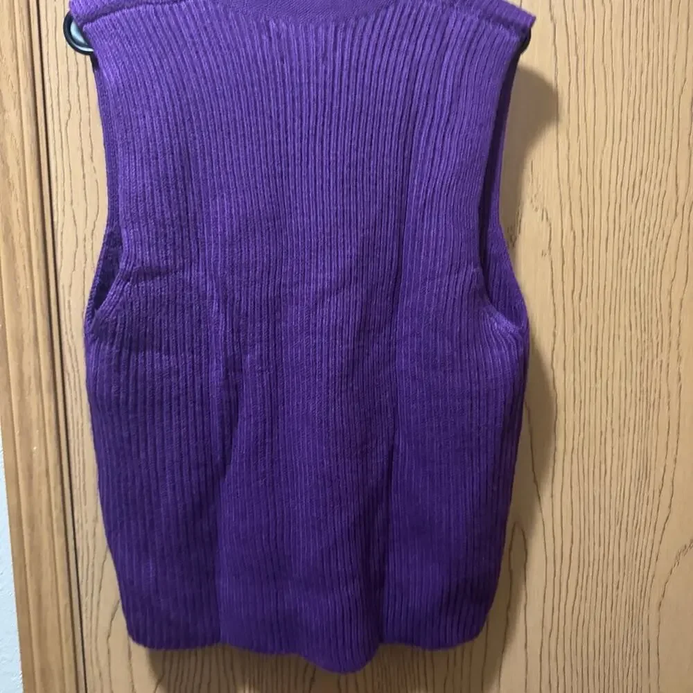 Piombo sweater vest NWT size small ❤️